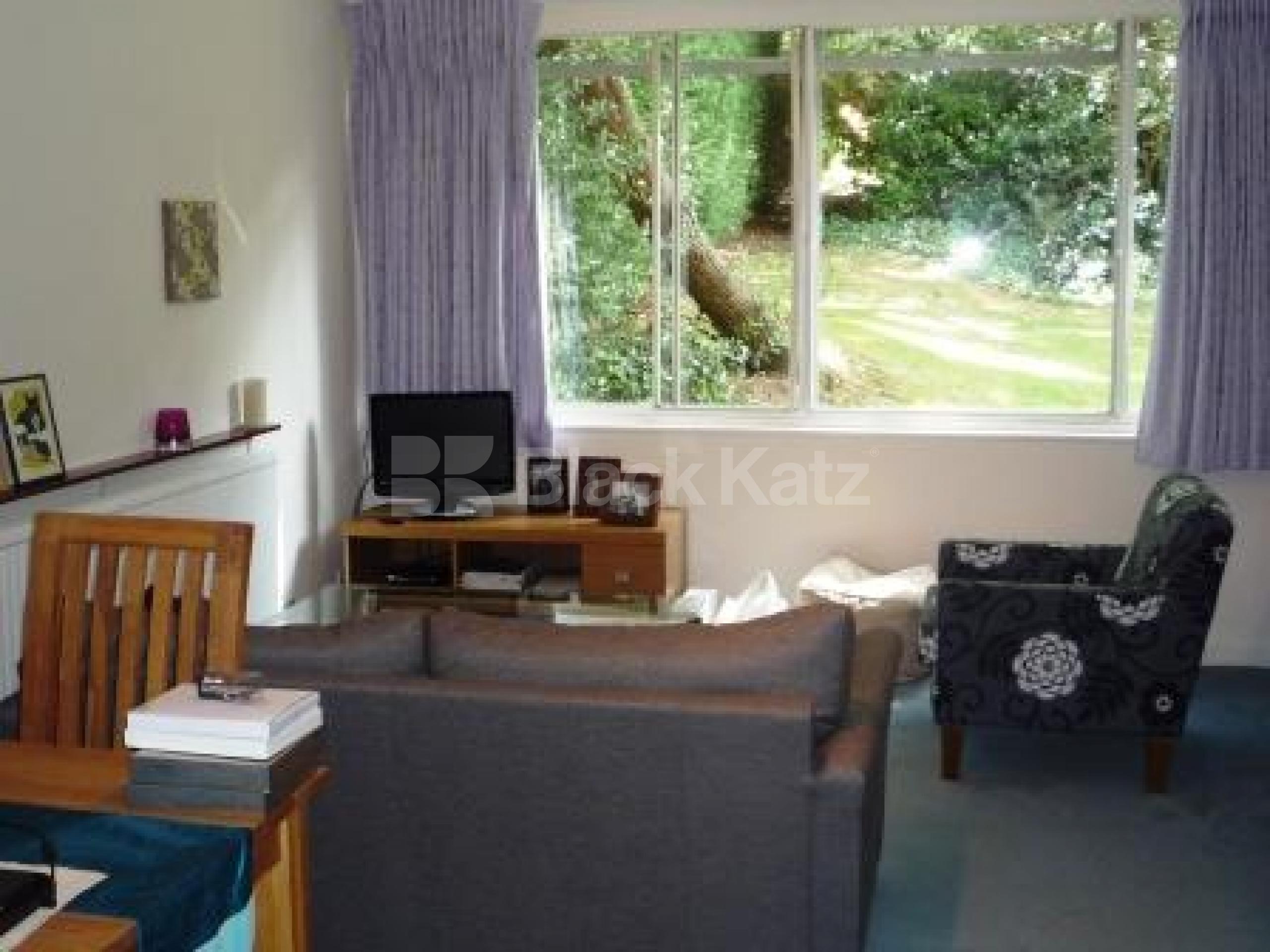 			1 Bedroom, 1 bath, 1 reception Apartment			 Avenue Road, CROUCH END N6