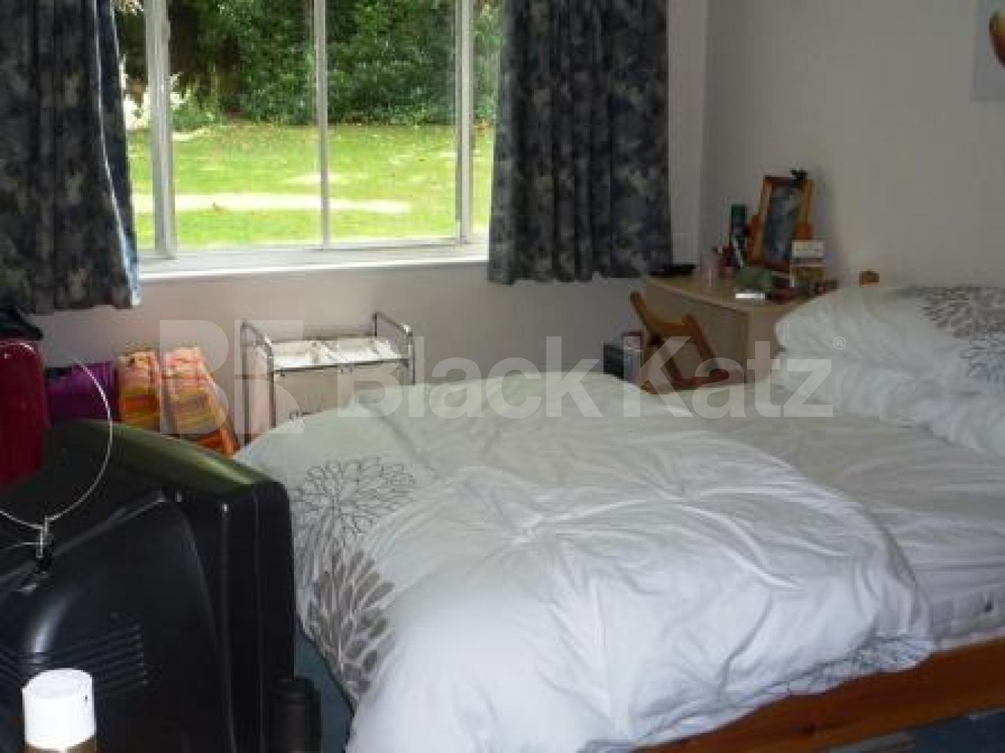 			1 Bedroom, 1 bath, 1 reception Apartment			 Avenue Road, CROUCH END