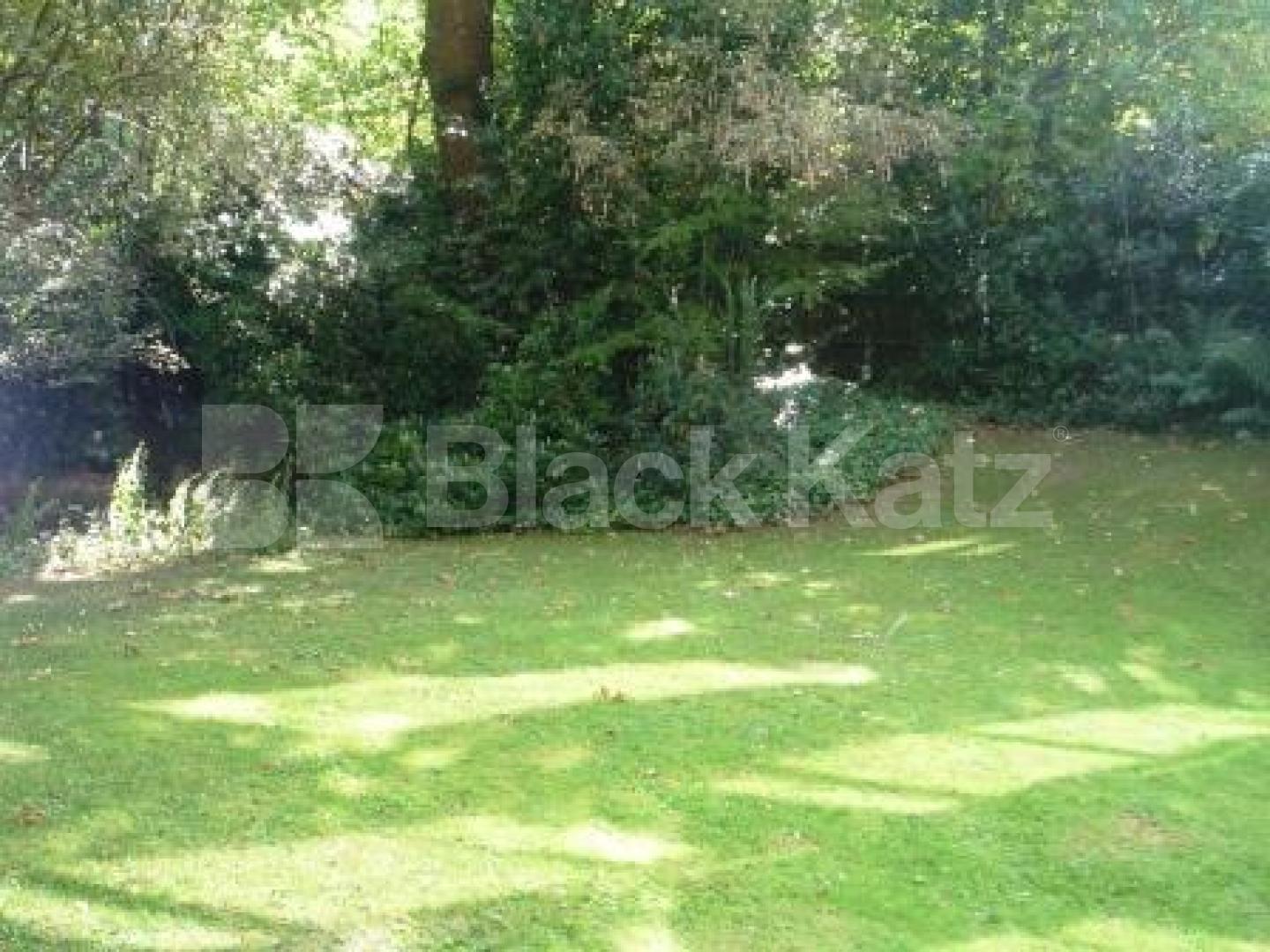 			1 Bedroom, 1 bath, 1 reception Apartment			 Avenue Road, CROUCH END