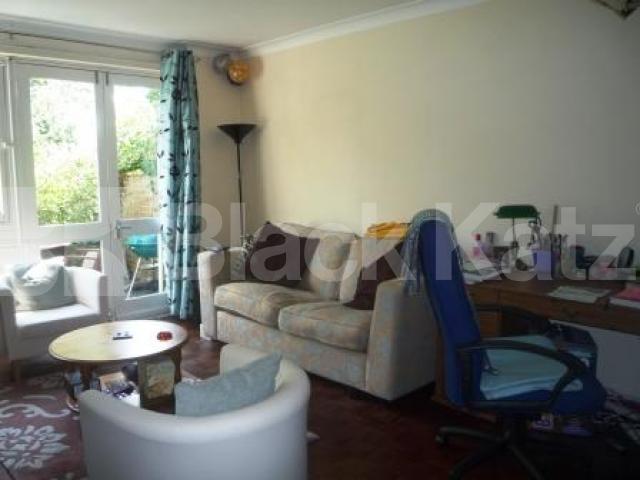			1 Bedroom, 1 bath, 1 reception Apartment			 Shepherds Hill, Shepherds Hill