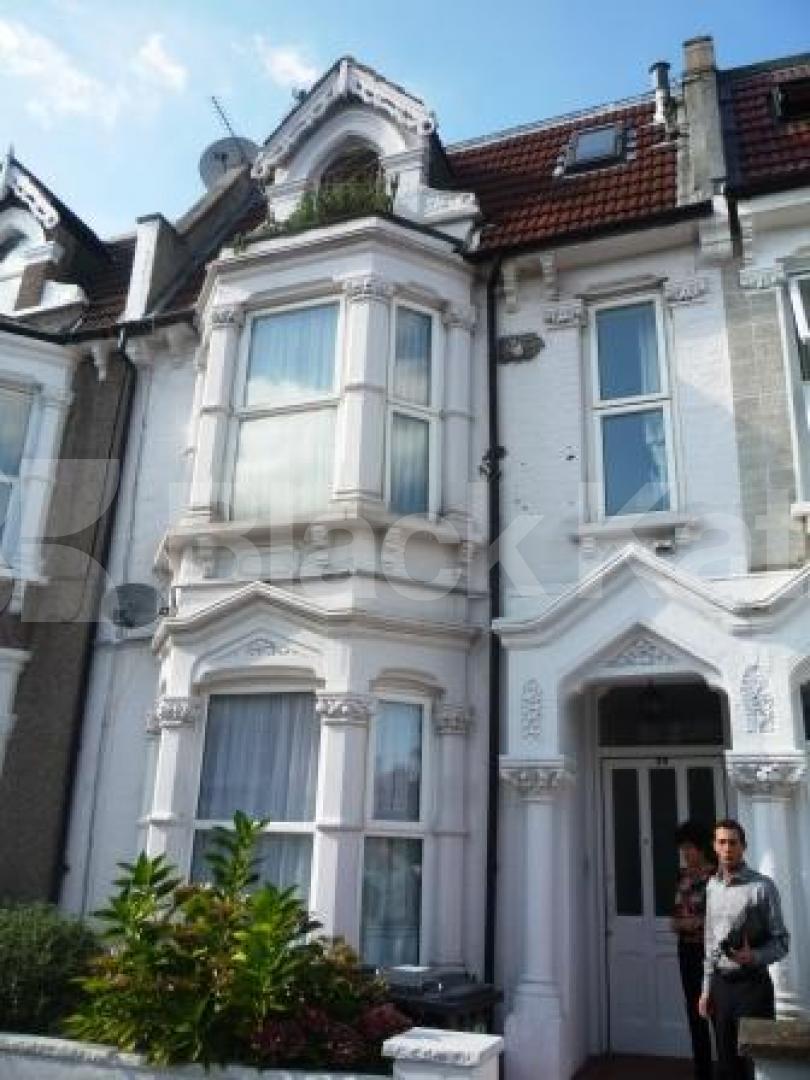 			LET!, 1 Bedroom, 1 bath, 1 reception Flat			 Lausanne Road, HARINGEY LADDER