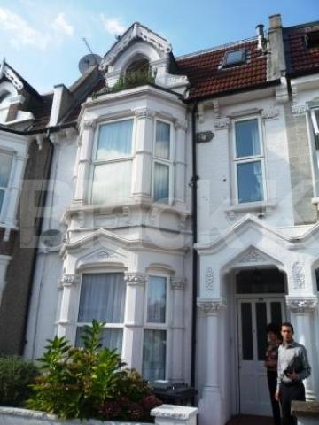 			LET!, 1 Bedroom, 1 bath, 1 reception Flat			 Lausanne Road, HARINGEY LADDER