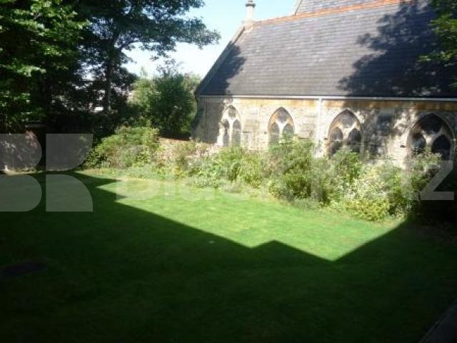 			LET!, Studio Apartment, 1 bath, 1 reception Flat			 Crouch End Hill, CROUCH END