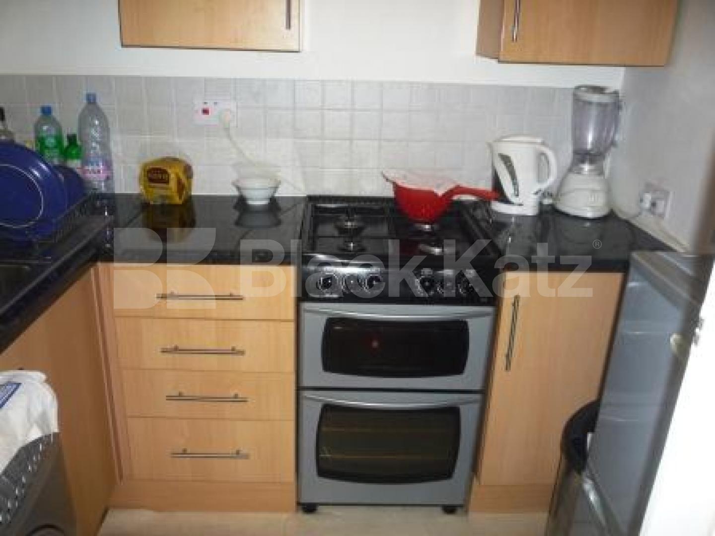 			LET!, Studio Apartment, 1 bath, 1 reception Flat			 Crouch End Hill, CROUCH END