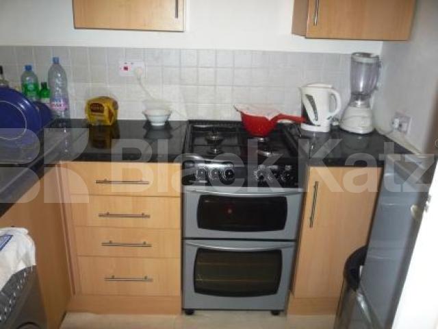 			LET!, Studio Apartment, 1 bath, 1 reception Flat			 Crouch End Hill, CROUCH END