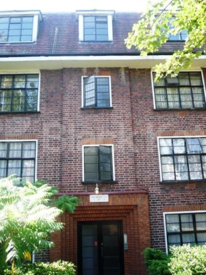 			2 Bedroom, 1 bath, 1 reception Flat			 Seymour Court, MUSWELL HILL