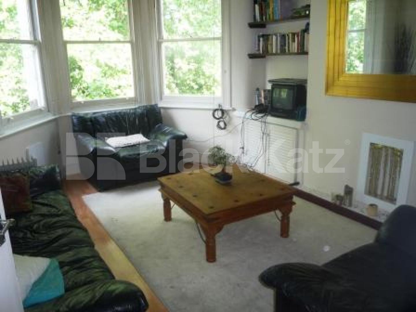 			3 Bedroom, 1 bath, 1 reception Flat			 Middle Lane, CROUCH END