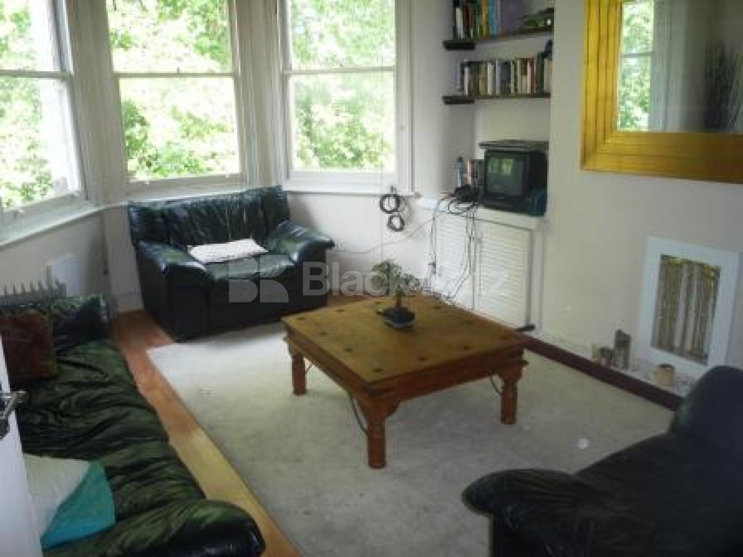 			3 Bedroom, 1 bath, 1 reception Flat			 Middle Lane, CROUCH END N8
