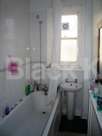 			3 Bedroom, 1 bath, 1 reception Flat			 Middle Lane, CROUCH END