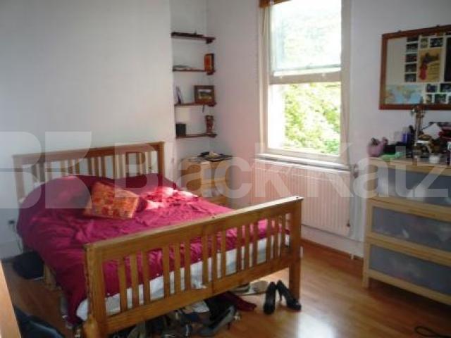 			3 Bedroom, 1 bath, 1 reception Flat			 Middle Lane, CROUCH END