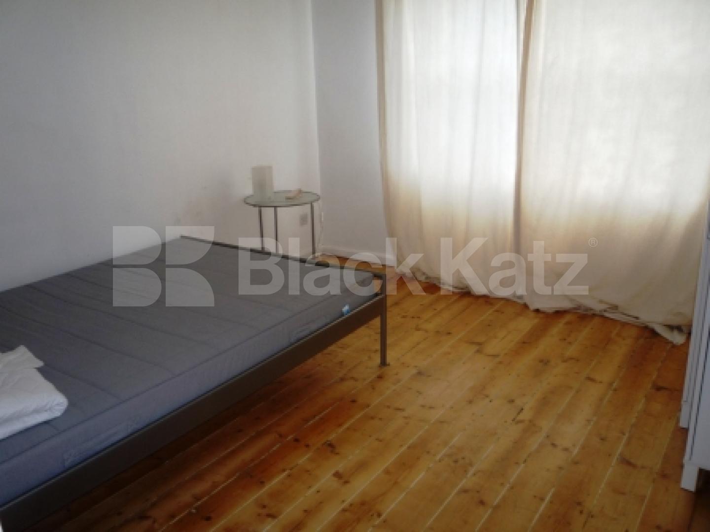 			4 Bedroom, 1 bath, 1 reception House			 Plevna Cresent, Seven Sisters