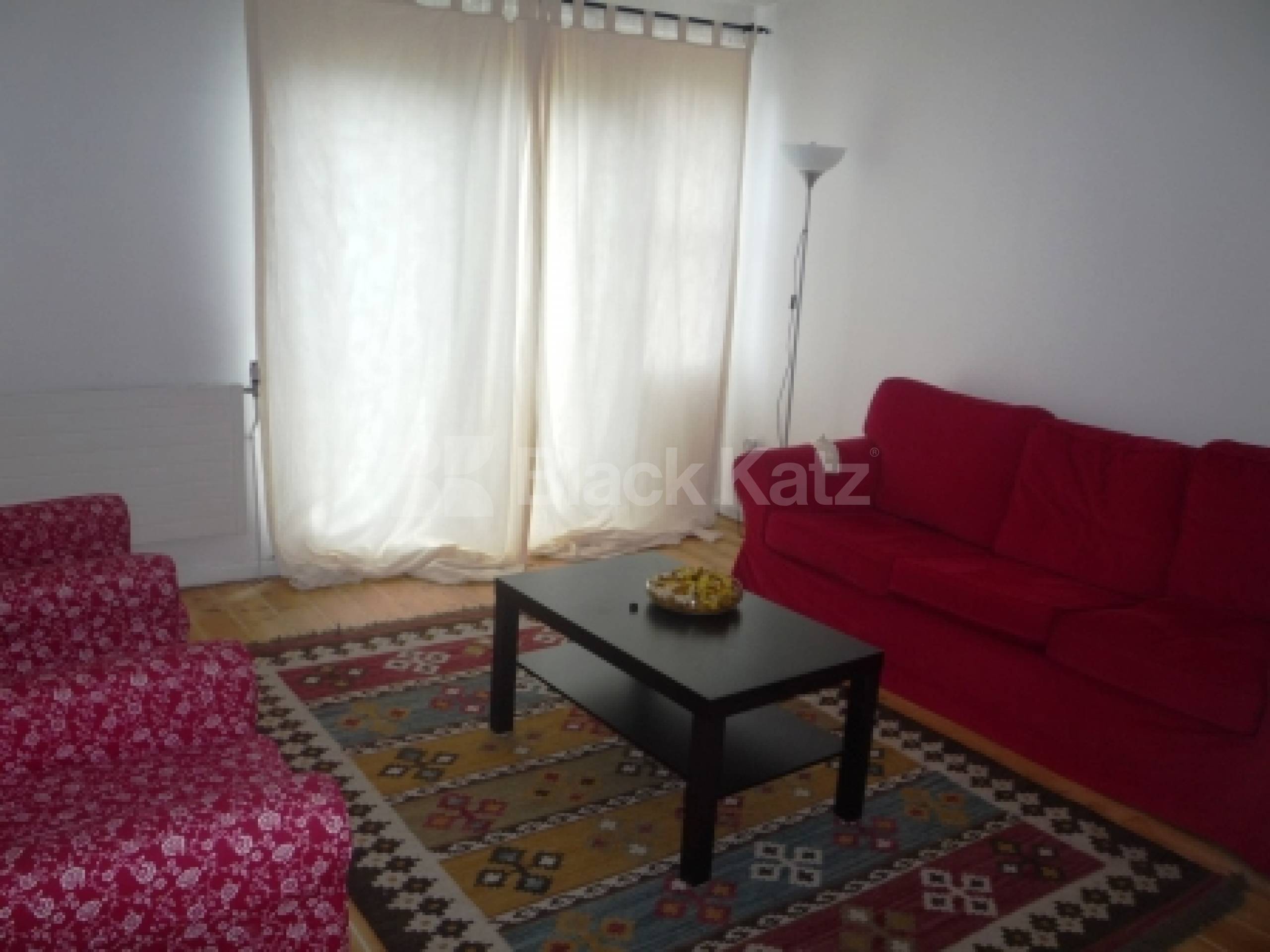 			4 Bedroom, 1 bath, 1 reception House			 Plevna Cresent, Seven Sisters N15