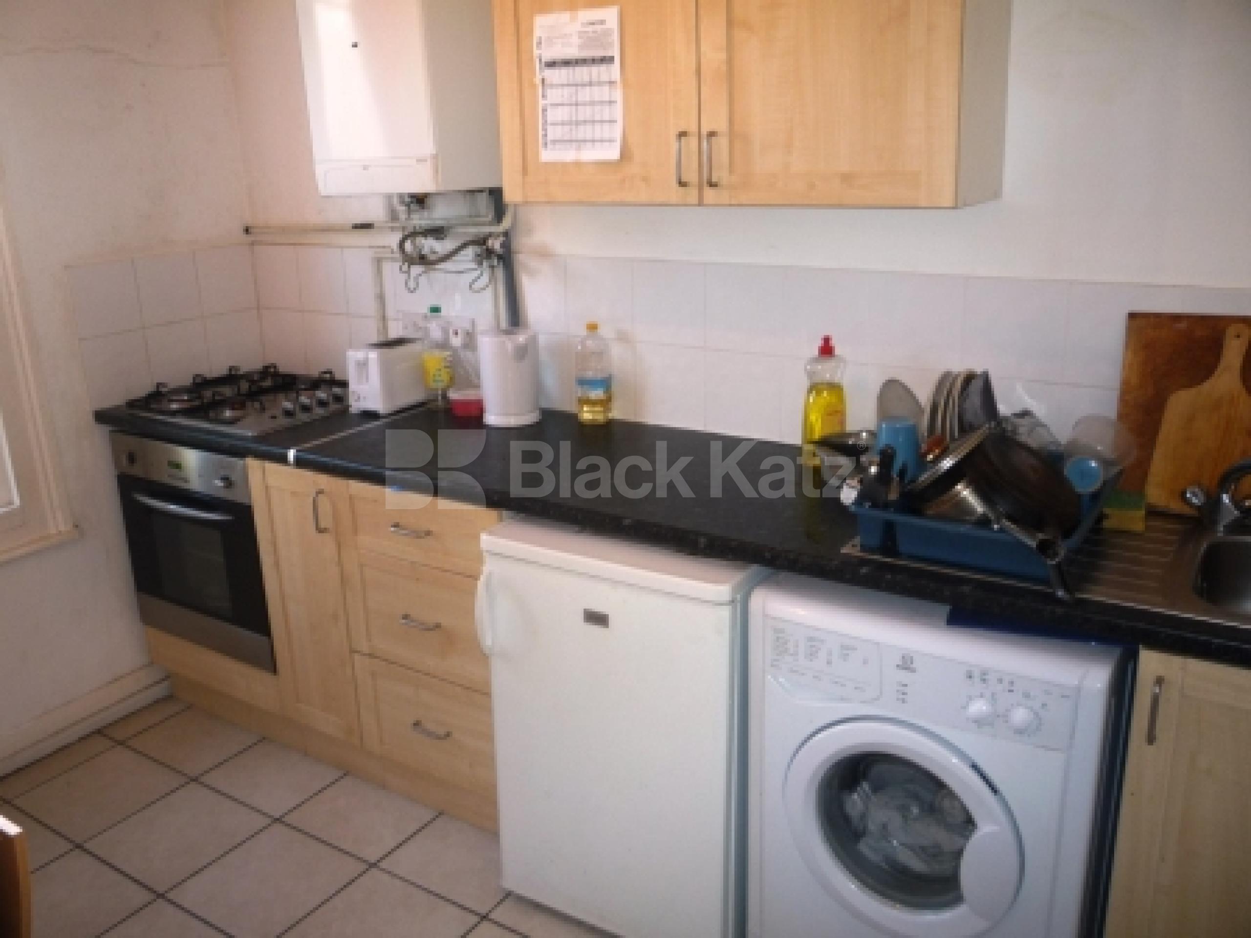 			1 Bedroom, 1 bath, 1 reception Flat			 Haringey Gardens, HARINGEY LADDER N8
