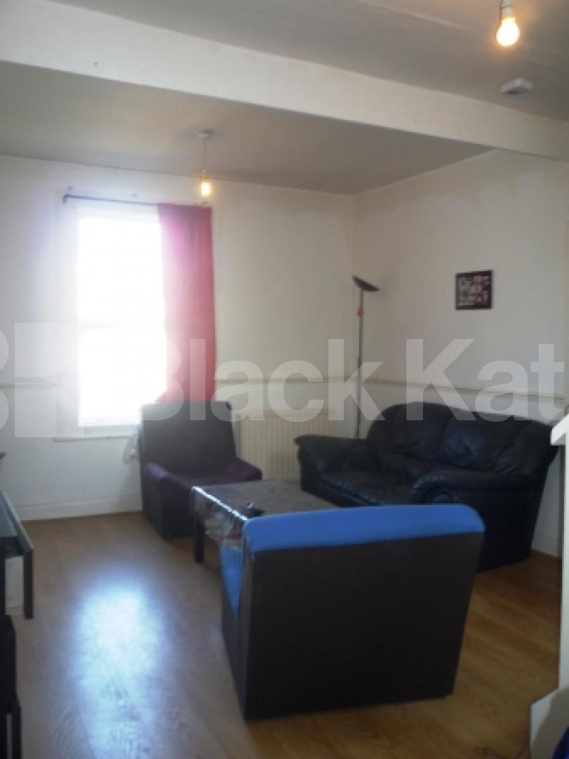 			1 Bedroom, 1 bath, 1 reception Flat			 Haringey Gardens, HARINGEY LADDER