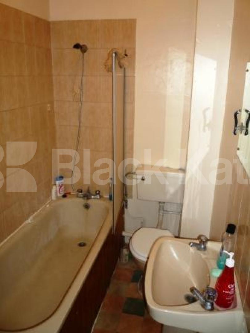 			1 Bedroom, 1 bath, 1 reception Flat			 Haringey Gardens, HARINGEY LADDER