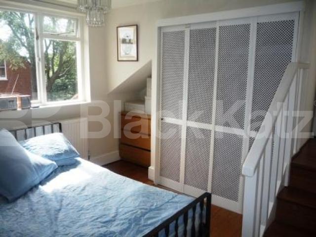 			1 Bedroom, 1 bath, 1 reception Flat			 Jacksons Lane, HIGHGATE
