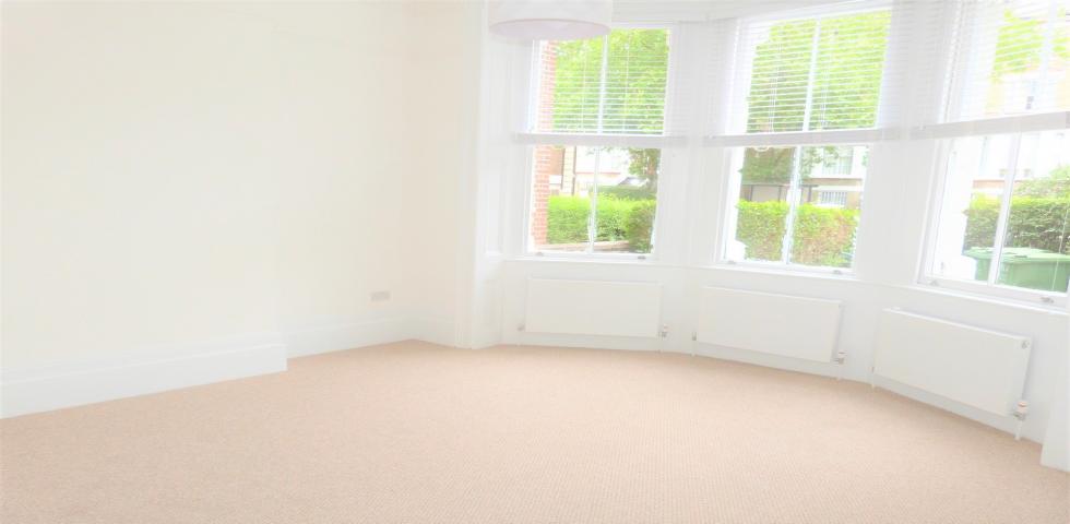 			2 Bedroom, 1 bath, 1 reception Flat			 West End Lane, WEST HAMPSTEAD