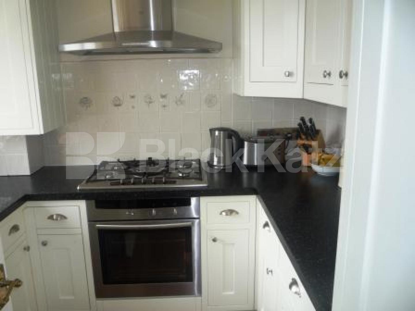 			1 Bedroom, 1 bath, 1 reception Flat			 Jacksons Lane, HIGHGATE