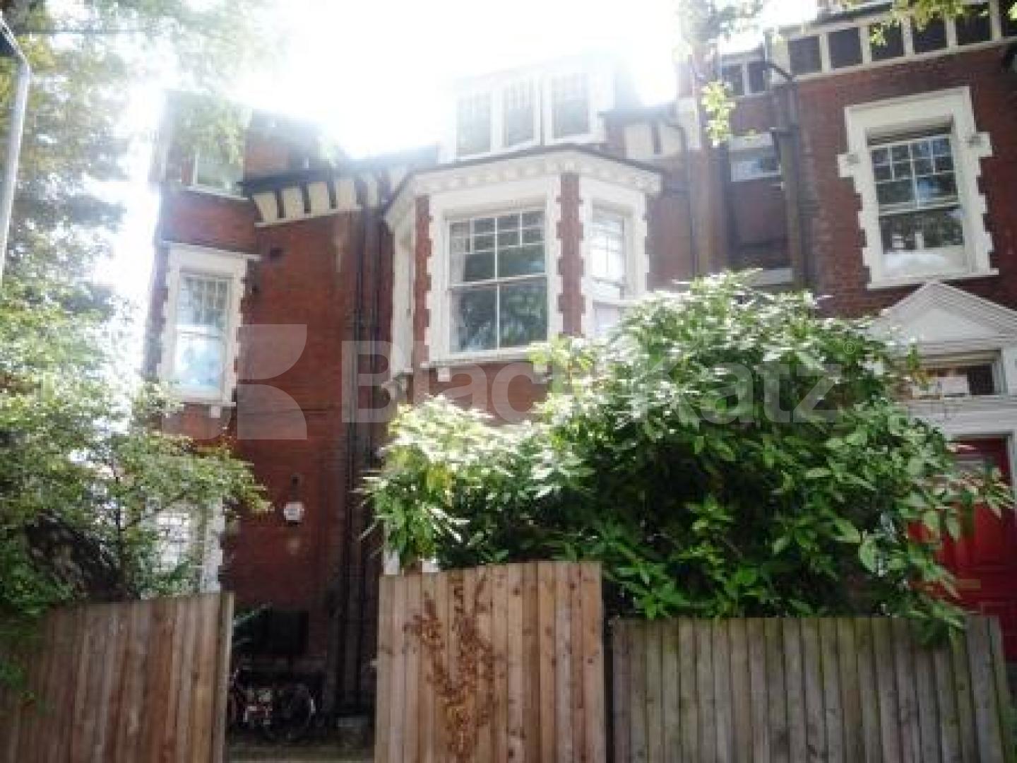 			1 Bedroom, 1 bath, 1 reception Flat			 Jacksons Lane, HIGHGATE