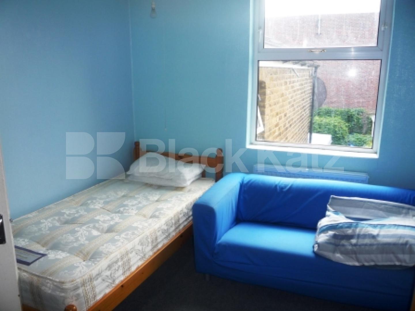 			2 Bedroom, 1 bath, 1 reception Flat			 Truro Road, BOUNDS GREEN