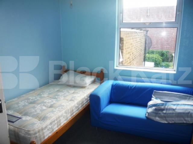 			2 Bedroom, 1 bath, 1 reception Flat			 Truro Road, BOUNDS GREEN