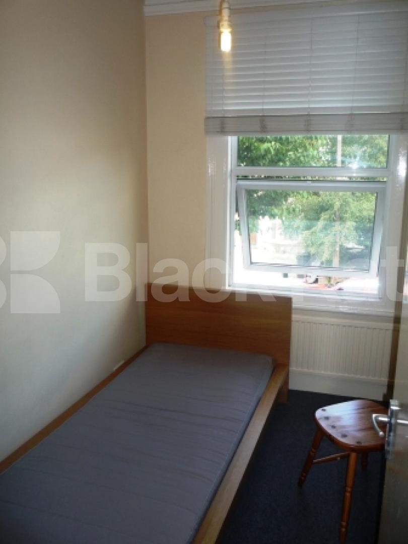 			2 Bedroom, 1 bath, 1 reception Flat			 Truro Road, BOUNDS GREEN