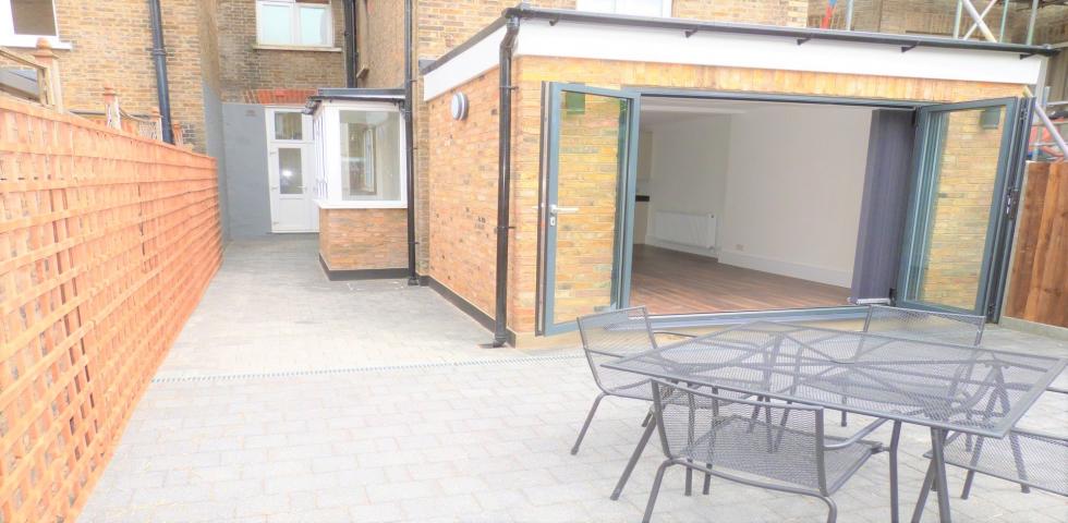 			2 Bedroom, 1 bath, 1 reception Flat			 West End Lane, WEST HAMPSTEAD