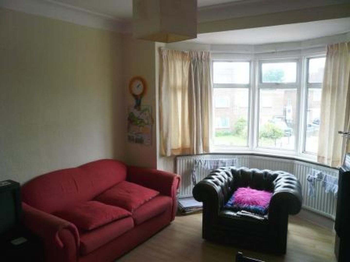 			1 Bedroom, 1 bath, 1 reception Flat			 Dudden Hill Lane, DOLLIS HILL/NEASDEN