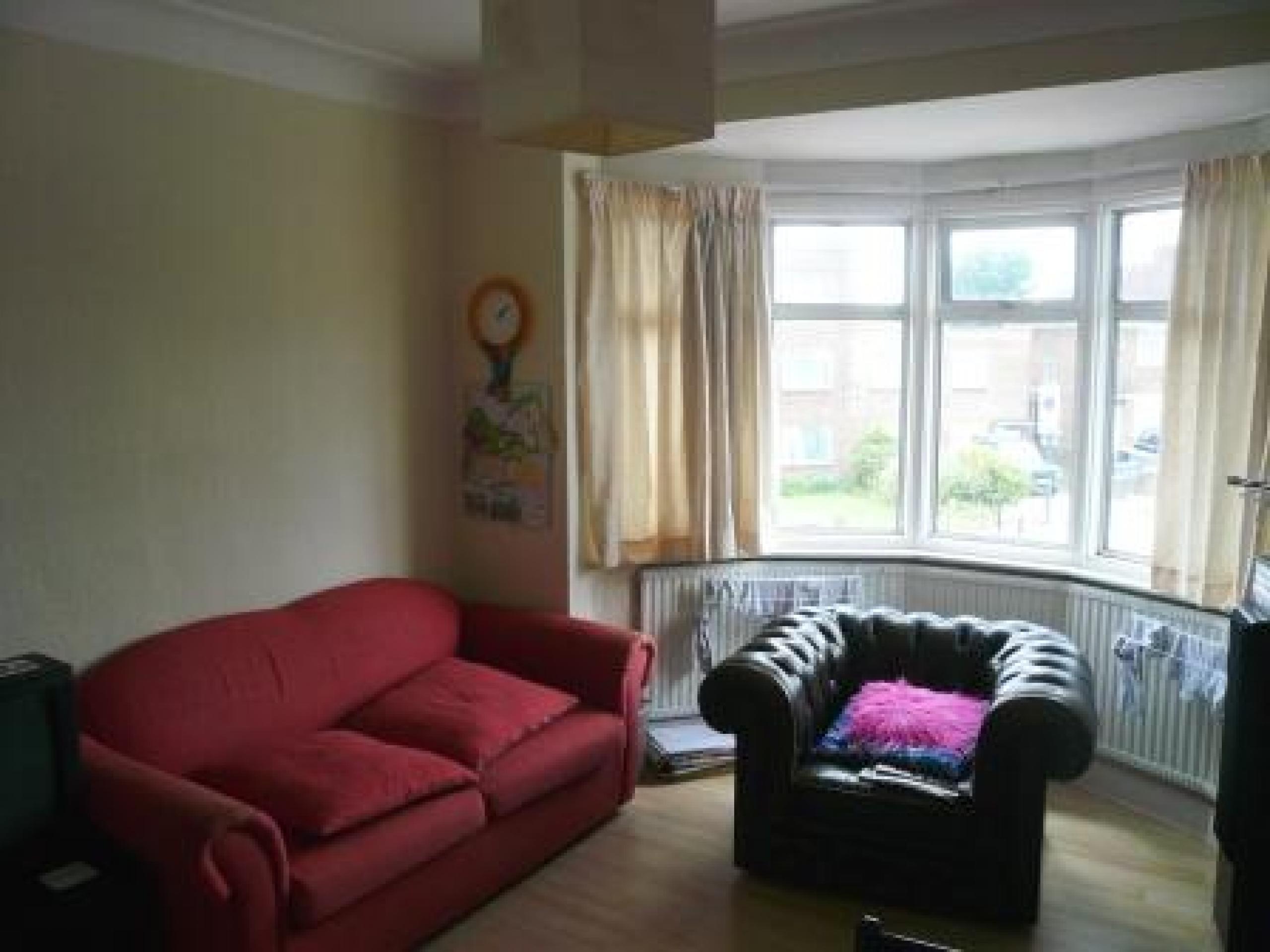 			1 Bedroom, 1 bath, 1 reception Flat			 Dudden Hill Lane, DOLLIS HILL/NEASDEN NW10
