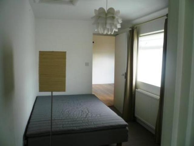 			INC C/TAX, 1 Bedroom, 1 bath, 1 reception Flat			 Brondesbury Road, QUEENS PARK