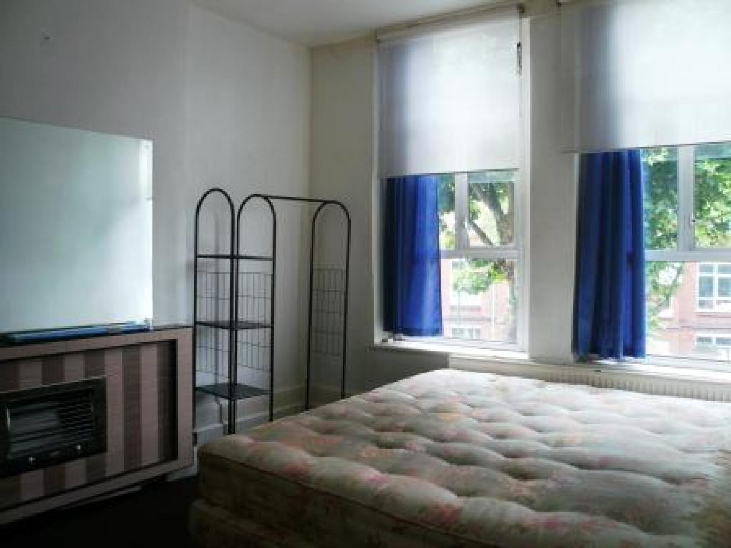 			EXCELLENT LOCATION AND FLAT, 2 Bedroom, 1 bath, 1 reception Flat			 Salusbury Road, QUEENS PARK