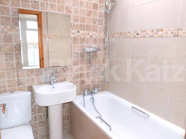 			MODERN 2 BED 2 BATH!, 2 Bedroom, 1 bath, 1 reception Flat			 Finchley Road, SWISS COTTAGE