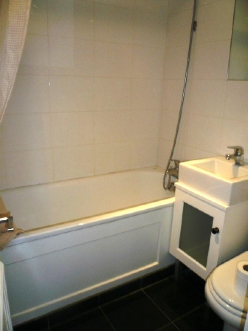 			NEW INSTRUCTION, 1 Bedroom, 1 bath, 1 reception Flat			 Sutherland Ave, Warwick Ave