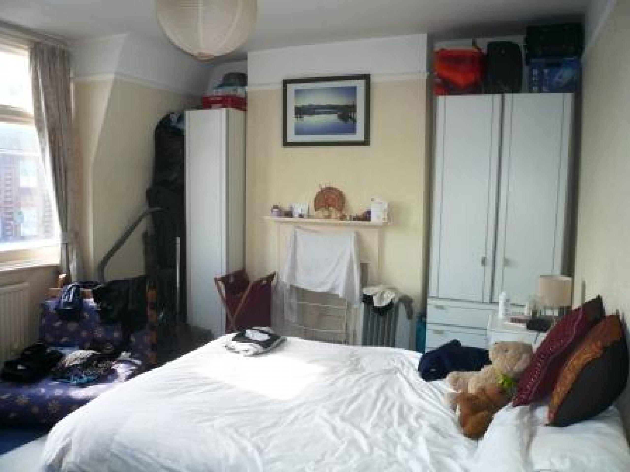 			GREAT VALUE FOR MONEY NEW INSTRUCTION, 3 Bedroom, 1 bath, 1 reception Flat			 Finchley Road, GOLDERS GREEN NW11