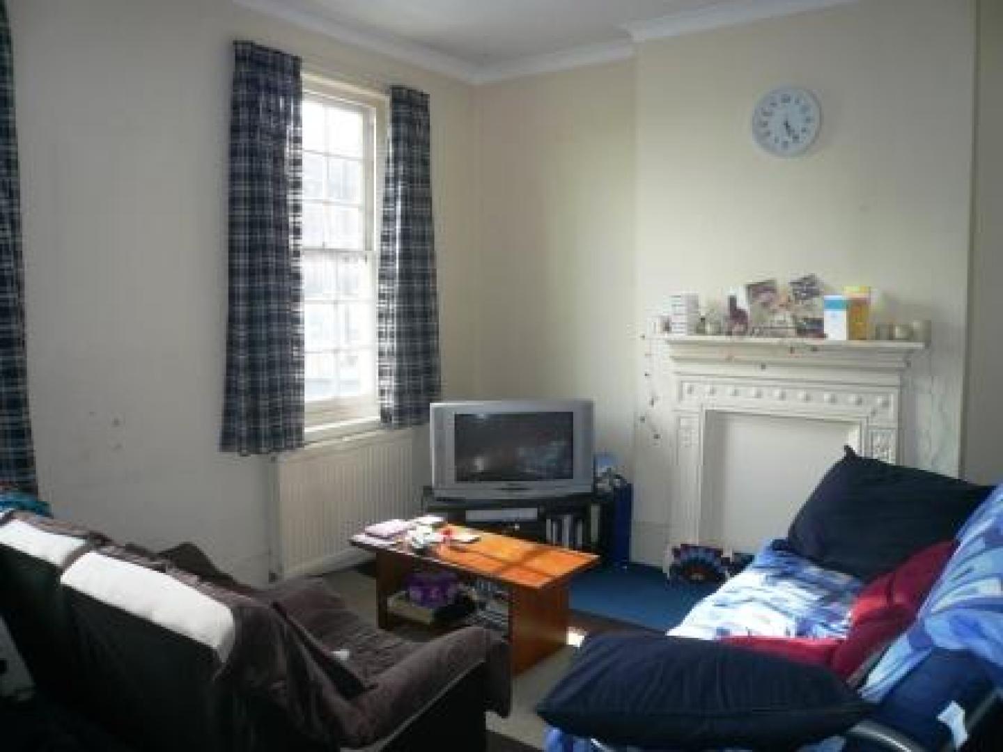 			GREAT VALUE FOR MONEY NEW INSTRUCTION, 3 Bedroom, 1 bath, 1 reception Flat			 Finchley Road, GOLDERS GREEN