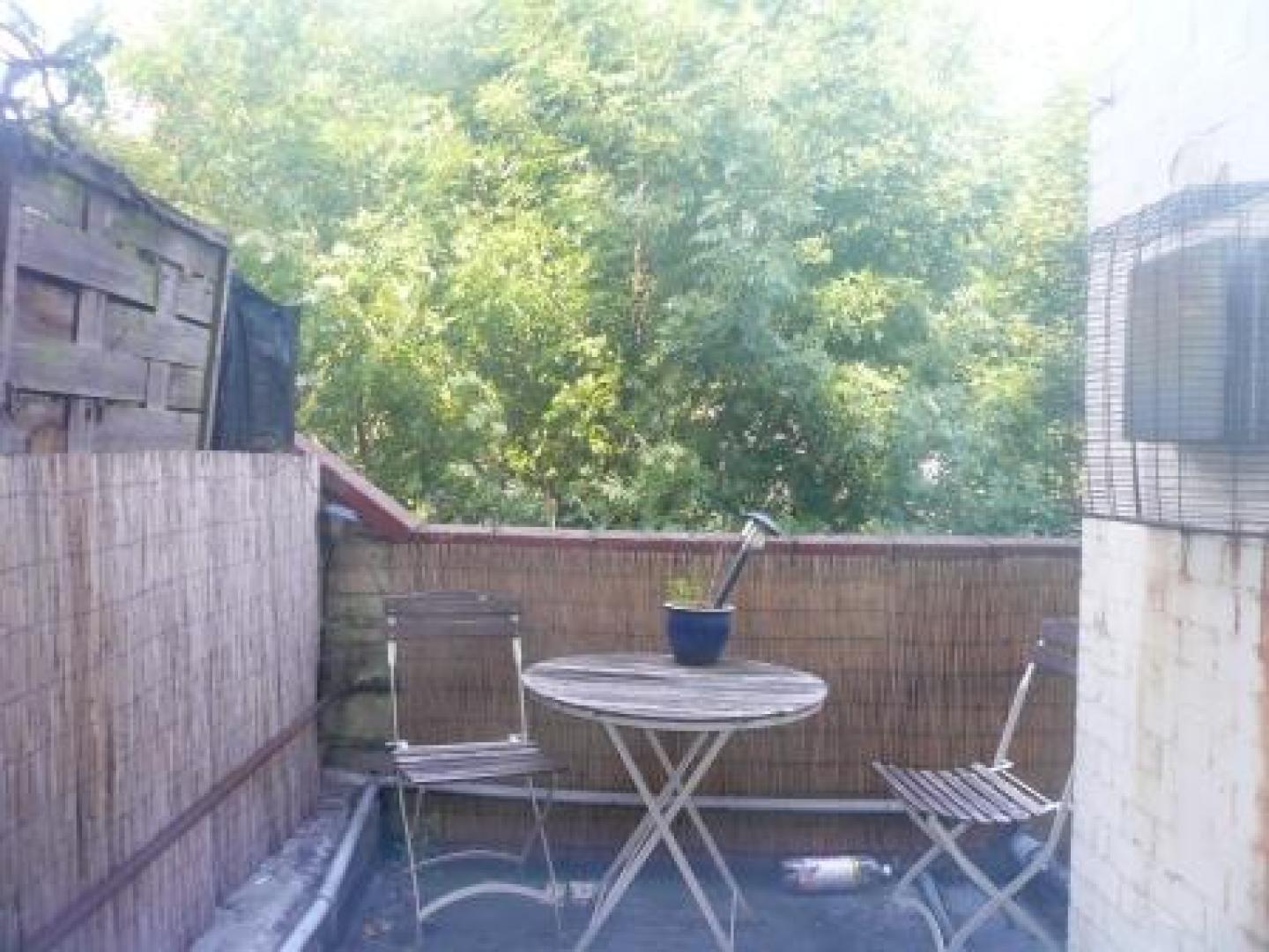 			GREAT VALUE FOR MONEY NEW INSTRUCTION, 3 Bedroom, 1 bath, 1 reception Flat			 Finchley Road, GOLDERS GREEN