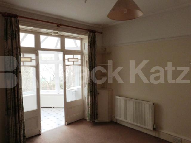 			Studio Apartment, 1 bath, 1 reception Studio			 Avenue Road, Highgate