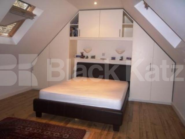 			1 Bedroom, 1 bath, 1 reception House			 Hillfield Avenue, CROUCH END