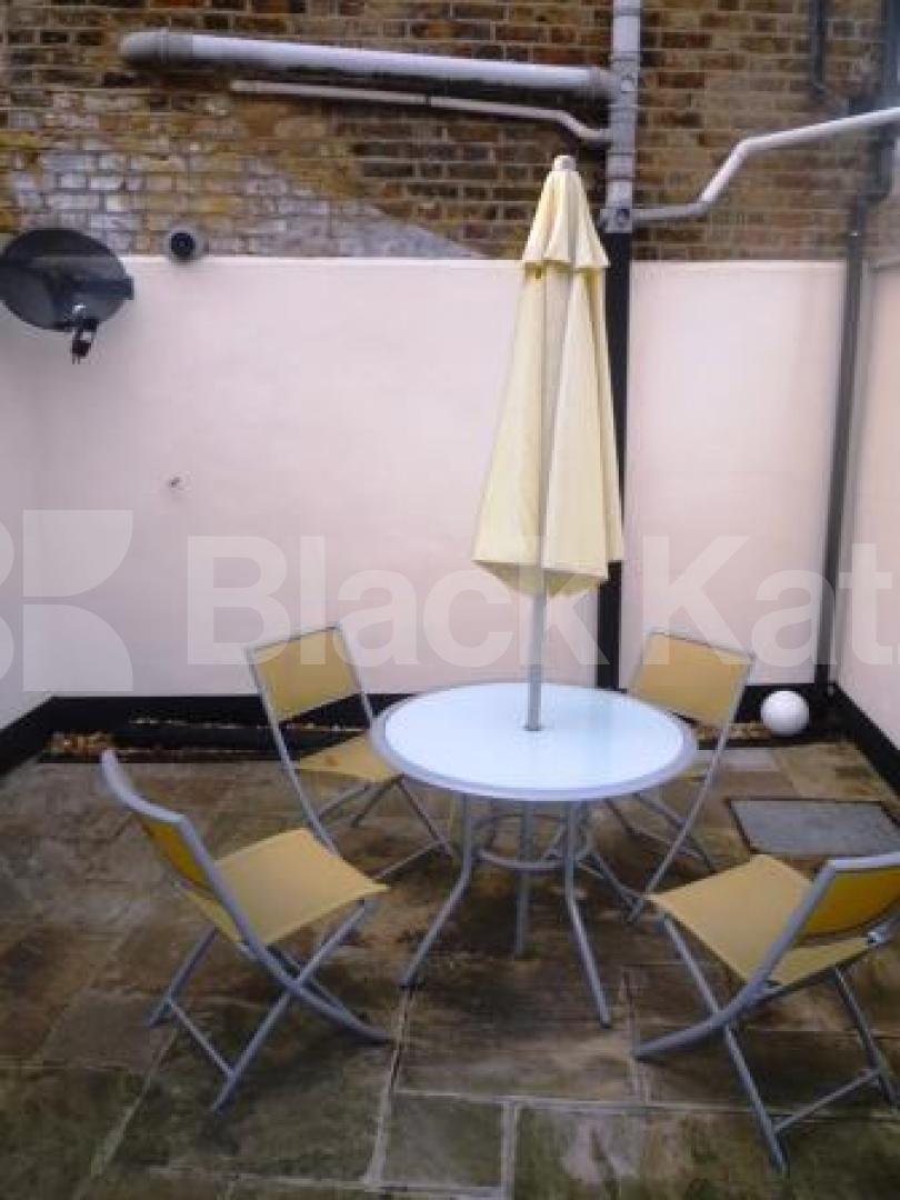 			1 Bedroom, 1 bath, 1 reception House			 Hillfield Avenue, CROUCH END