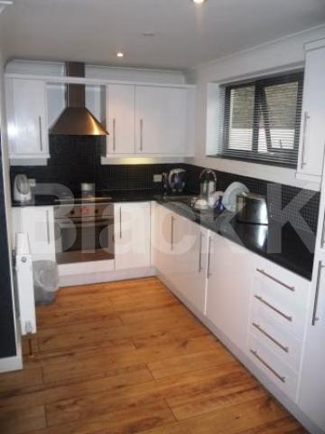 			1 Bedroom, 1 bath, 1 reception House			 Hillfield Avenue, CROUCH END N8
