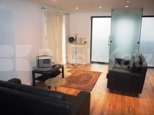 			1 Bedroom, 1 bath, 1 reception House			 Hillfield Avenue, CROUCH END N8