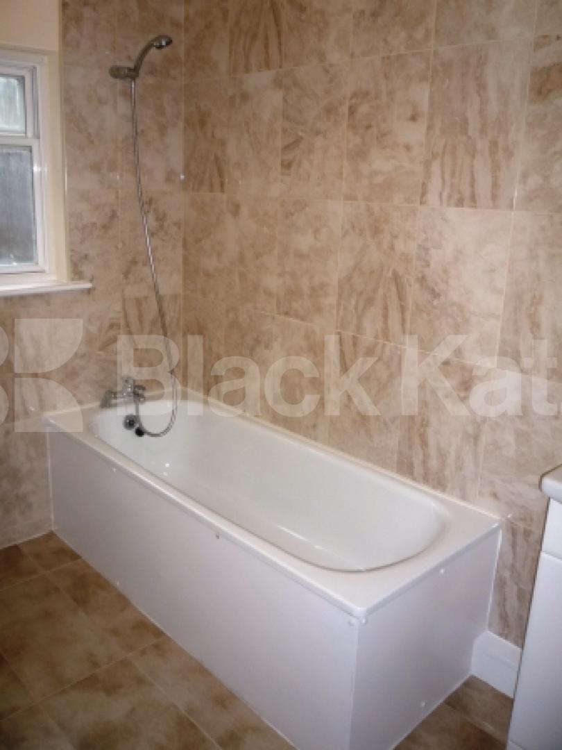 			2 Bedroom, 1 bath, 1 reception House			 Moselle Avenue, WOOD GREEN