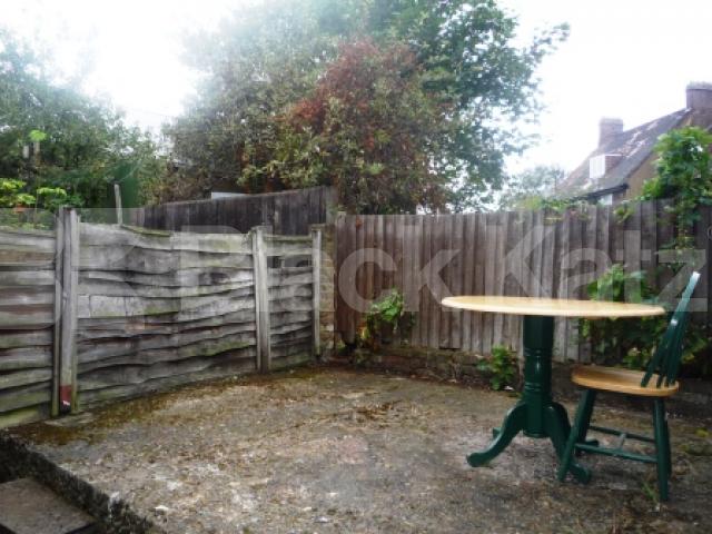 			2 Bedroom, 1 bath, 1 reception House			 Moselle Avenue, WOOD GREEN