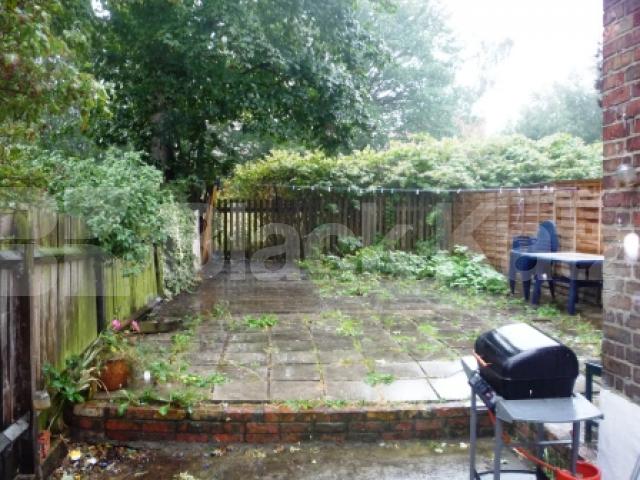 			5 Bedroom, 1 bath, 1 reception House			 Wightman Road, CROUCH END BORDERS N8