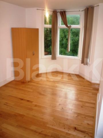 			New on the Market!, 4 Bedroom, 1 bath, 1 reception Flat			 Wightman Road, TURNPIKE LANE