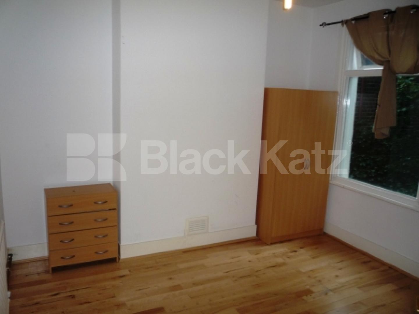 			New on the Market!, 4 Bedroom, 1 bath, 1 reception Flat			 Wightman Road, TURNPIKE LANE