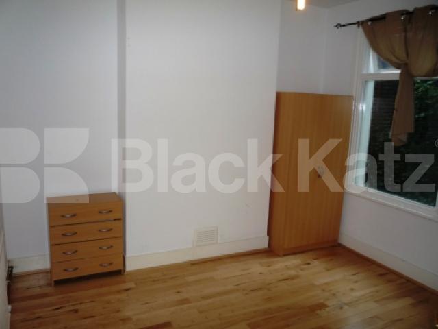 			New on the Market!, 4 Bedroom, 1 bath, 1 reception Flat			 Wightman Road, TURNPIKE LANE