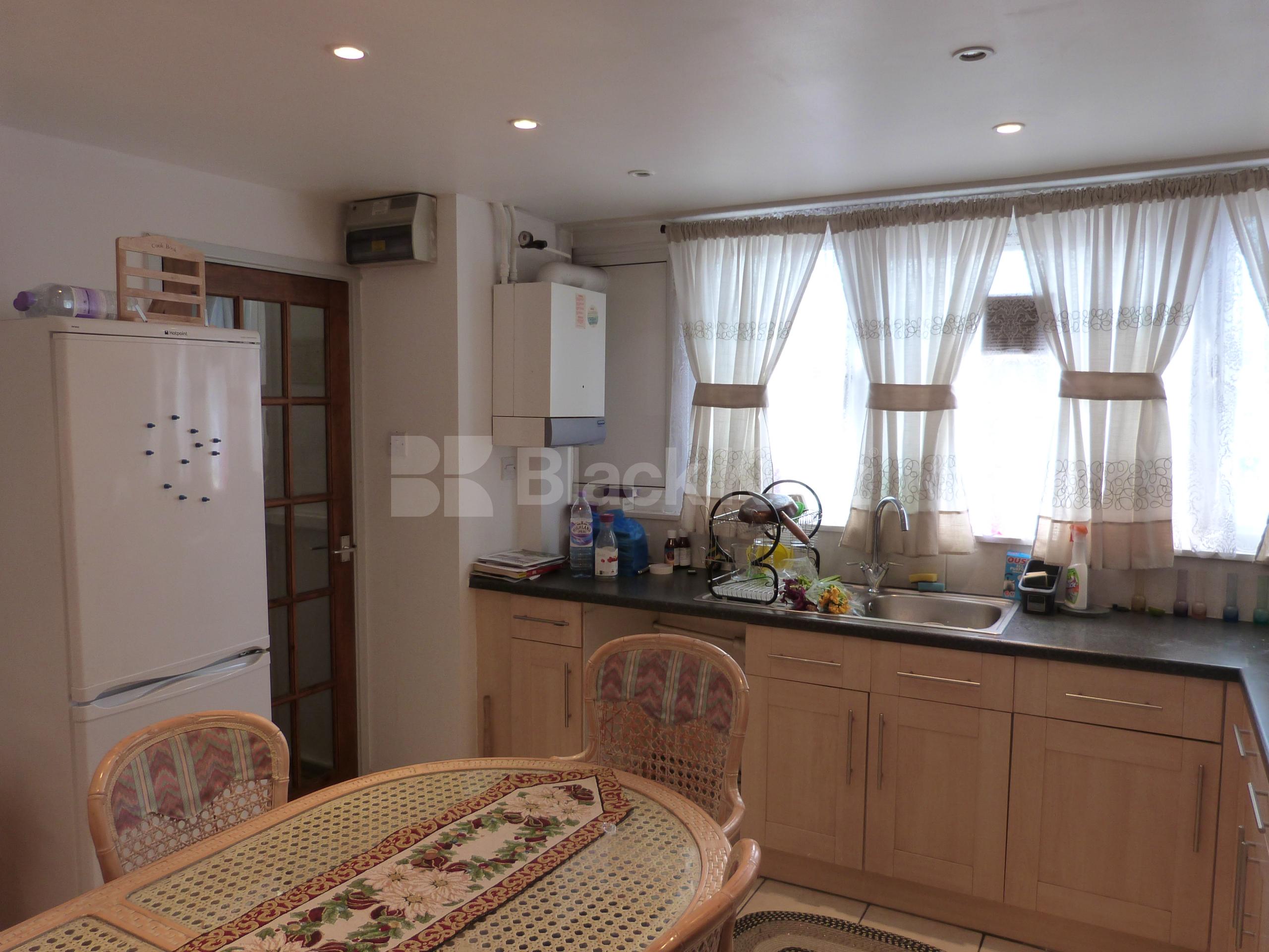 			4 Bedroom, 1 bath, 1 reception Flat			 Ida Road, Seven Sisters N15