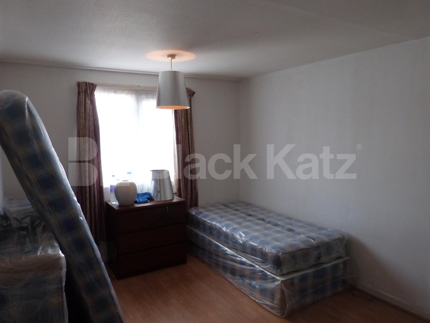 			4 Bedroom, 1 bath, 1 reception Flat			 Ida Road, Seven Sisters