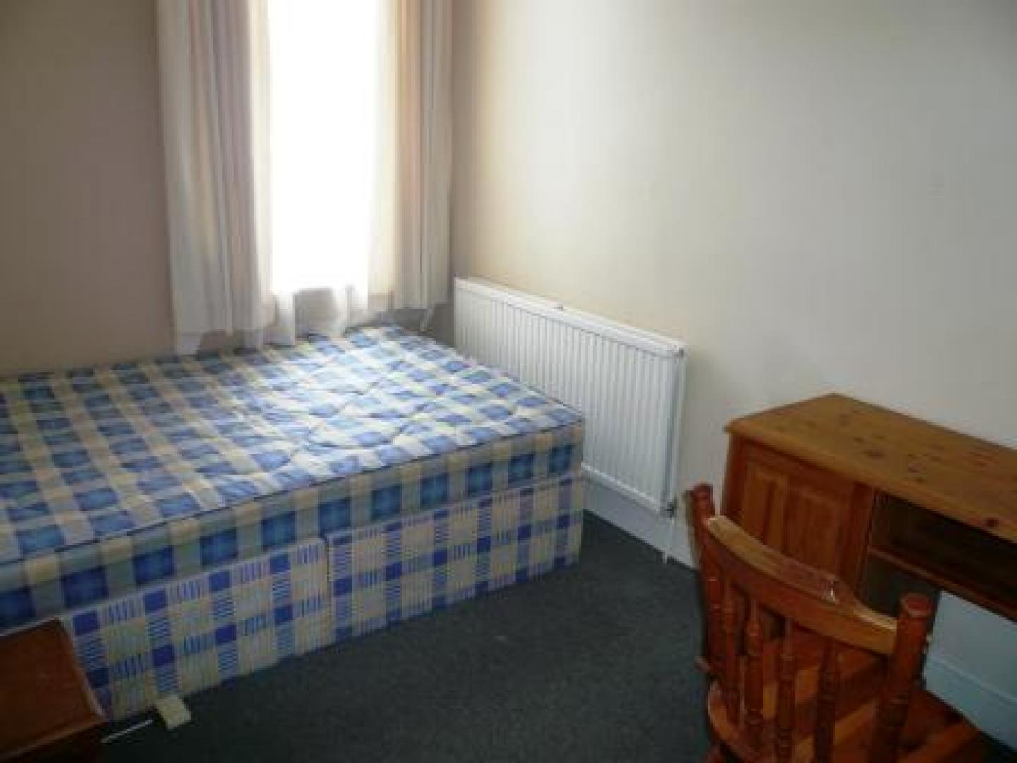 			NEW INSTRUCTION, 3 Bedroom, 1 bath, 1 reception Flat			 Charteris Road, QUEENS PARK